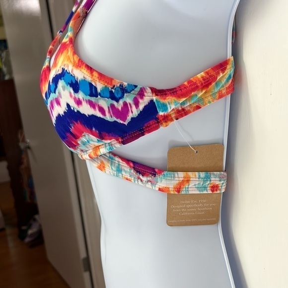Hobie Chevron Ikat Print Bikini Top, has a wrap around strap & shoulder straps - Picture 5 of 16